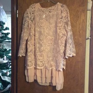 Sheer tank w lace overlay BNWT